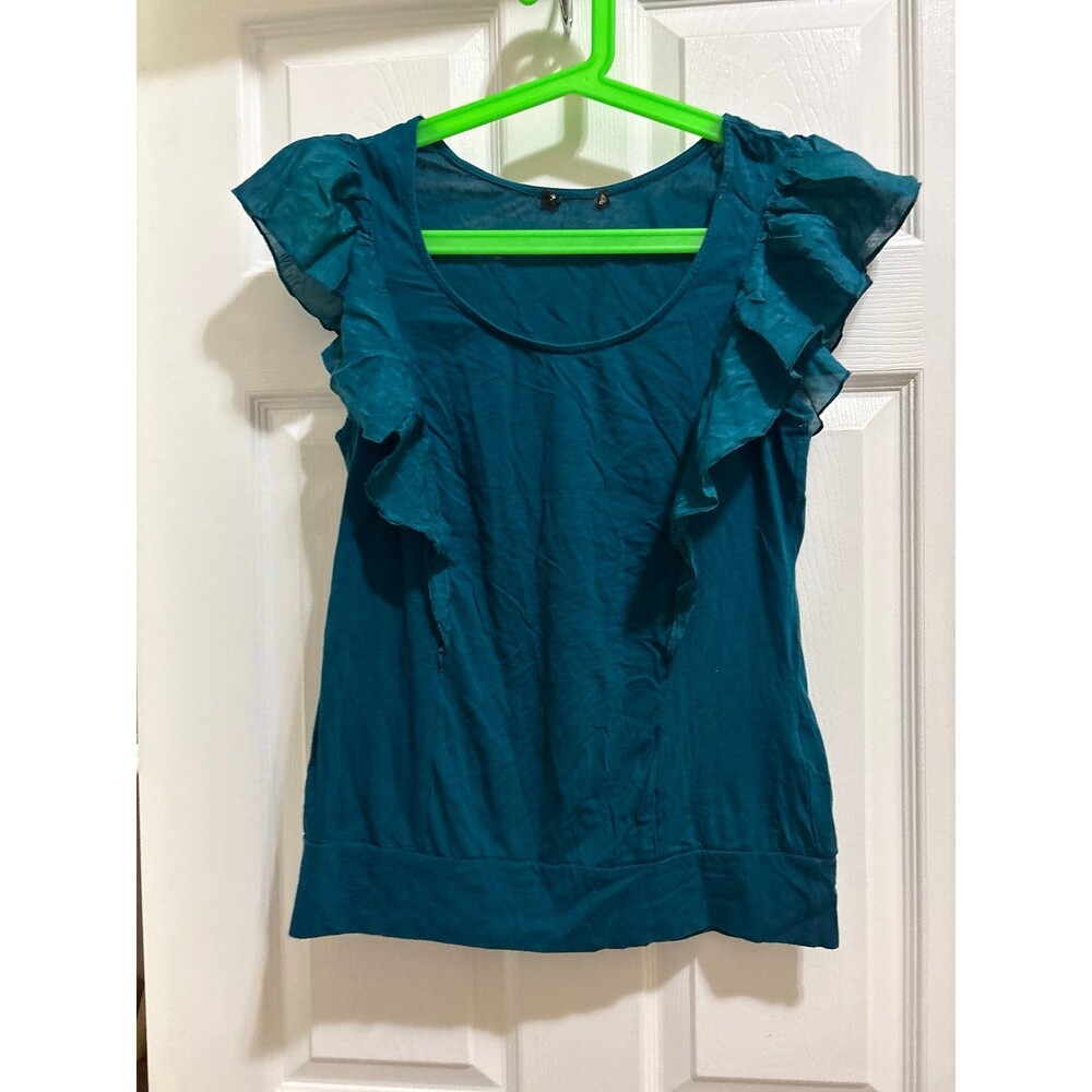 Small to medium blue top tag missing